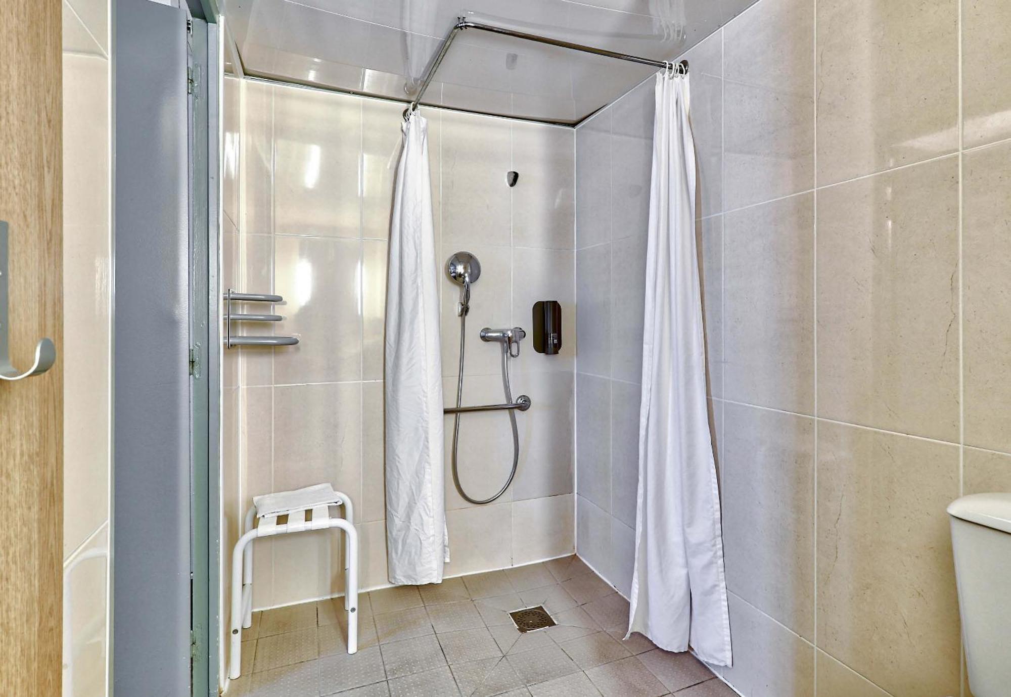B&B Hotel Clermont-Ferrand Le Brezet Aeroport Exteriör bild