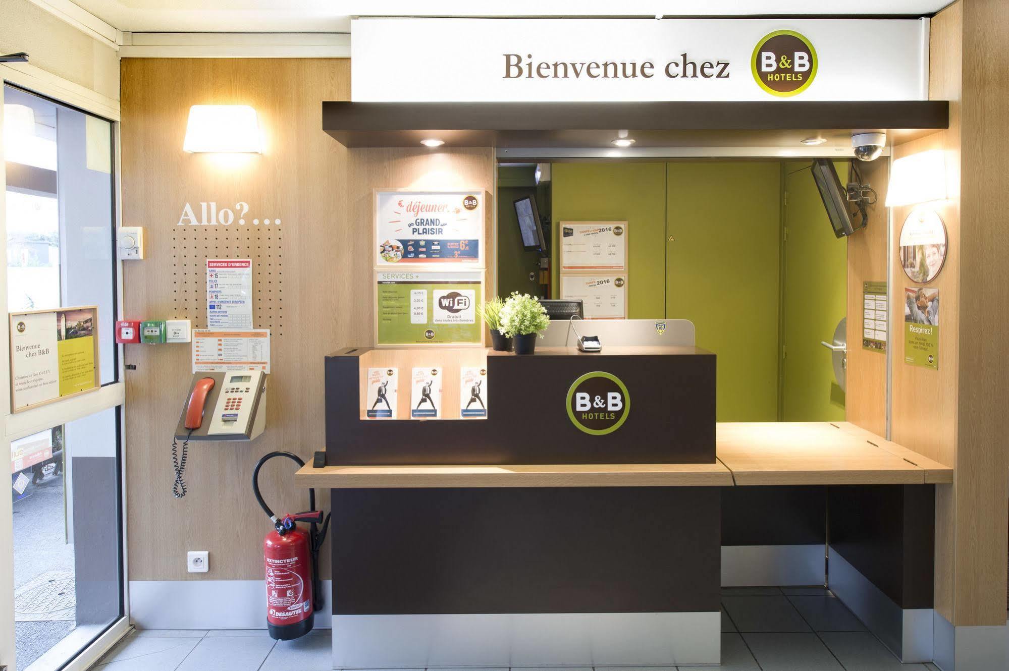 B&B Hotel Clermont-Ferrand Le Brezet Aeroport Exteriör bild